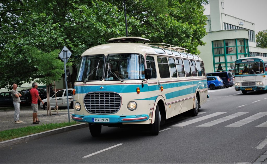 Historické autobusy Zlatý bažant Poděbrady 2016 foto: Zdeněk Nesveda 